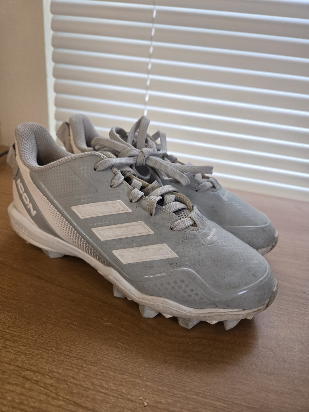 adidas Kids Light Gray and White Baseball Cleats